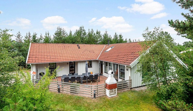 Amazing home in Blåvand with WiFi