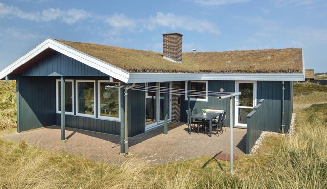 Amazing home in Blåvand with WiFi