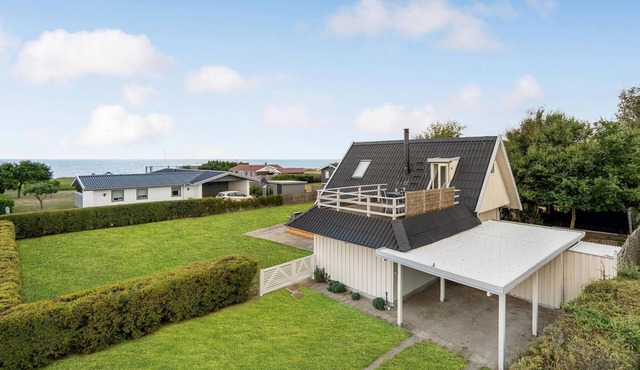 Amazing home in Bogense with sauna