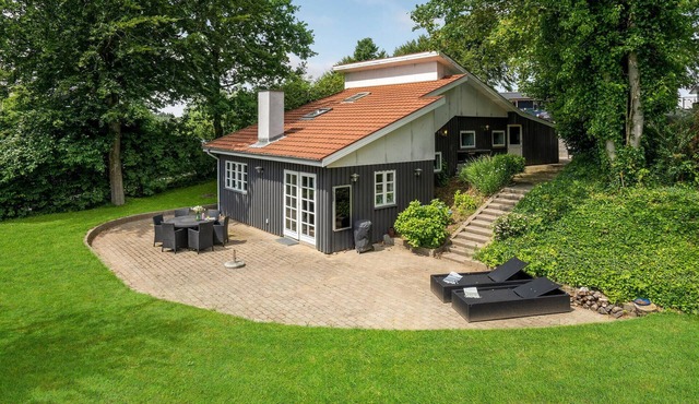 Amazing home in Børkop with WiFi