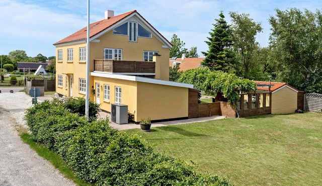 Amazing home in Børkop with WiFi