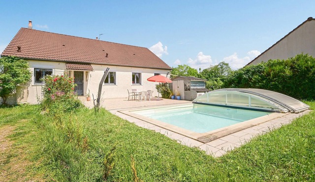 Amazing home in Briare with sauna