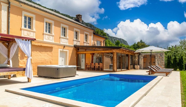 Amazing home in Bribir