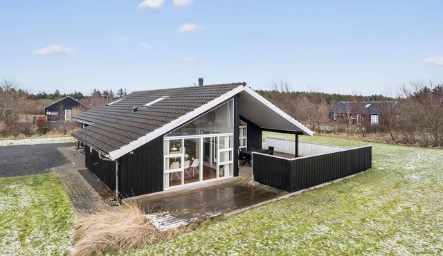 Amazing home in Brovst with kitchen