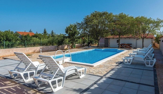 Amazing home in Cista Velika