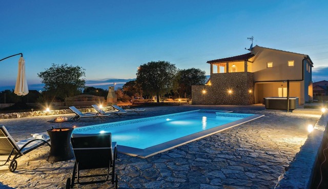 Amazing home in Danilo