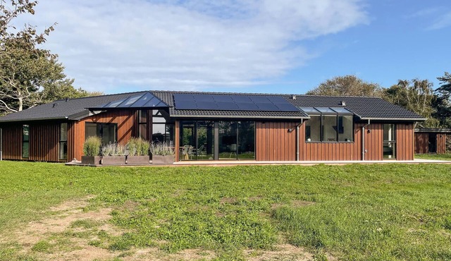 Amazing home in Sjællands Odde with sauna