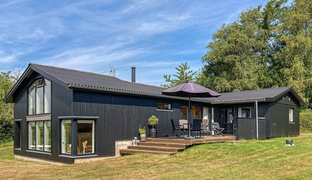 Amazing home in Ebeltoft with WiFi