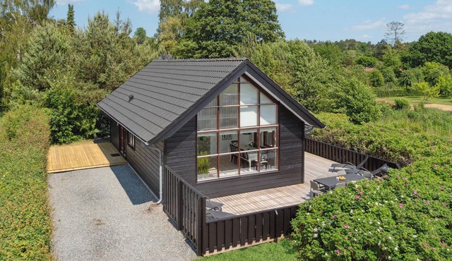 Amazing home in Ebeltoft with sauna