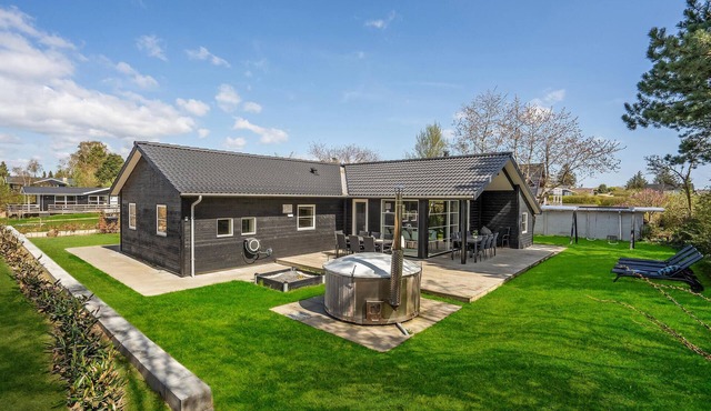 Amazing home in Ebeltoft with sauna