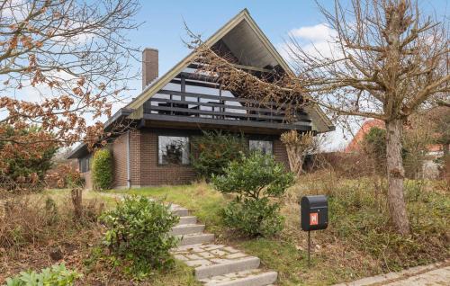 Amazing Home In Ebeltoft With Wifi