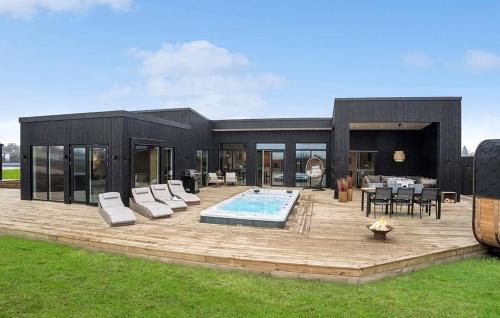 Amazing Home In Ebeltoft With Sauna