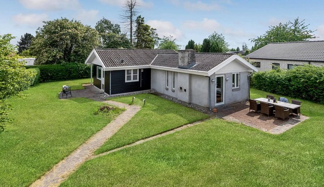 Amazing home in Egå with kitchen