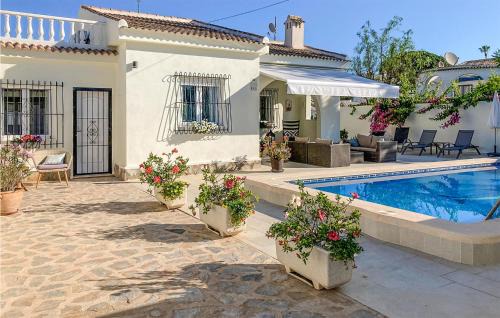 Amazing Home In El Chaparral With Wifi