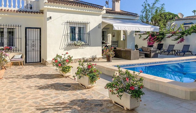 Amazing home in El Chaparral with WiFi