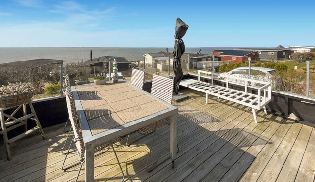Amazing home in Esbjerg V with house sea view