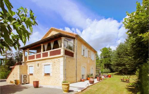 Amazing Home In Eyguians