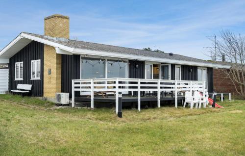 Amazing Home In Føllenslev With Kitchen