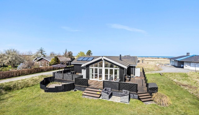 Amazing home in Frederikshavn