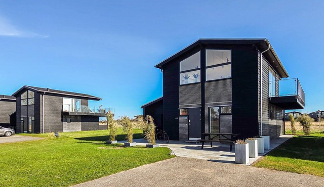 Amazing home in Frederikshavn with house sea view