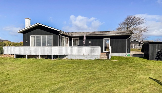 Amazing home in Faaborg with sauna
