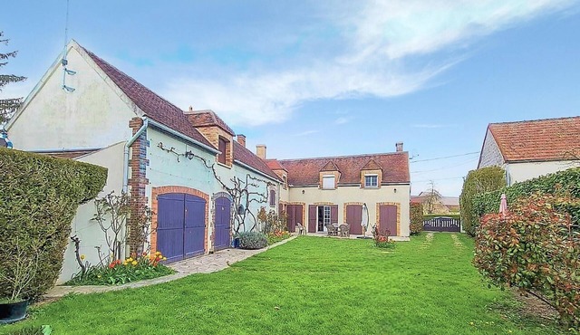 Amazing home in Flacy with WiFi