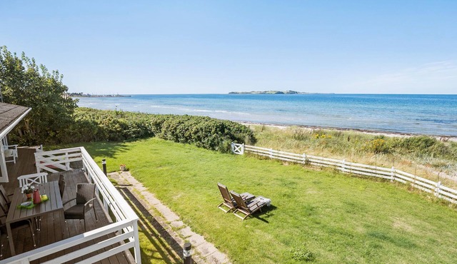 Amazing home in Føllenslev with kitchen