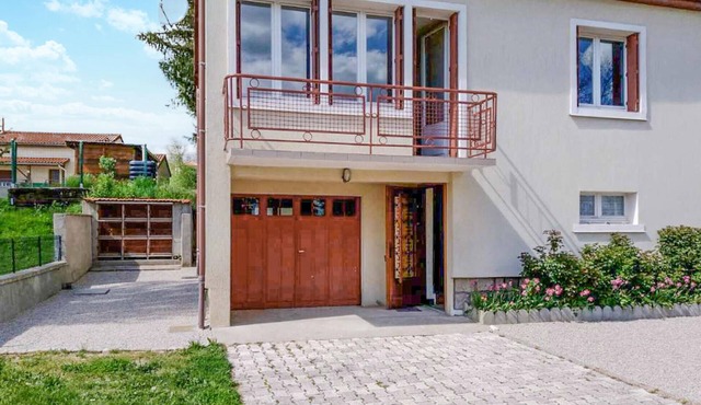 Amazing home in Céaux-d'Allègre