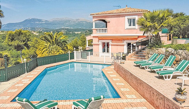 Amazing home in Cagnes sur Mer