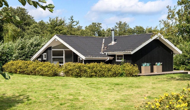 Amazing home in Frørup with Wi-Fi