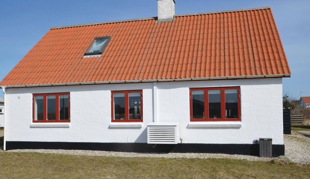 Amazing home in Frøstrup with WiFi
