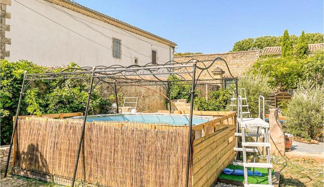 Amazing home in Générac with Outdoor swimming pool, WiFi and 3 Bedrooms