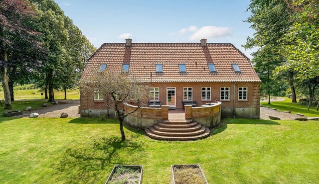 Amazing home in Gadbjerg with WiFi