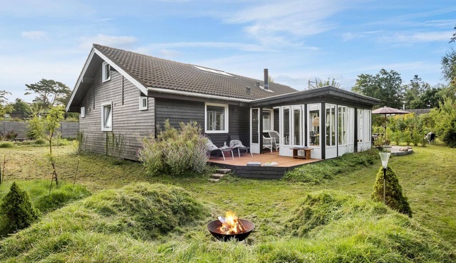 Amazing home in Gilleleje with kitchen