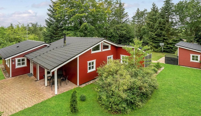 Amazing home in Glesborg with sauna