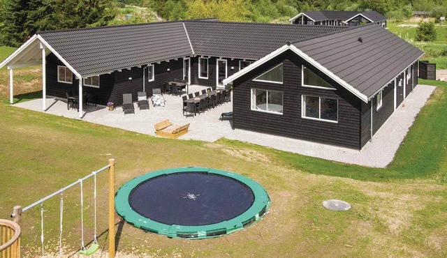 Amazing home in Glesborg with sauna