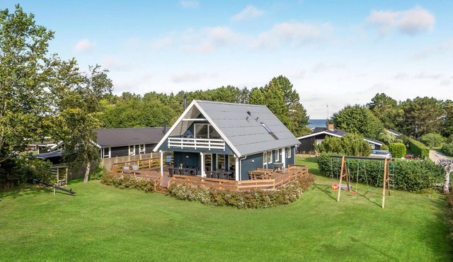 Amazing home in Glesborg with sauna