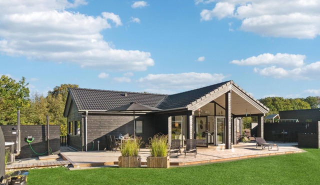 Amazing home in Glesborg with WiFi