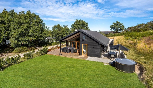 Amazing home in Glesborg with kitchen