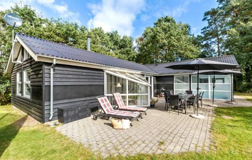 Amazing Home In Glesborg With Sauna