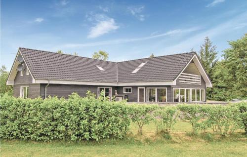 Amazing Home In Glesborg With Sauna