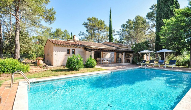 Amazing home in Gonfaron with private swimming pool, can be inside or outside
