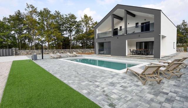 Amazing home in Gracac with kitchen