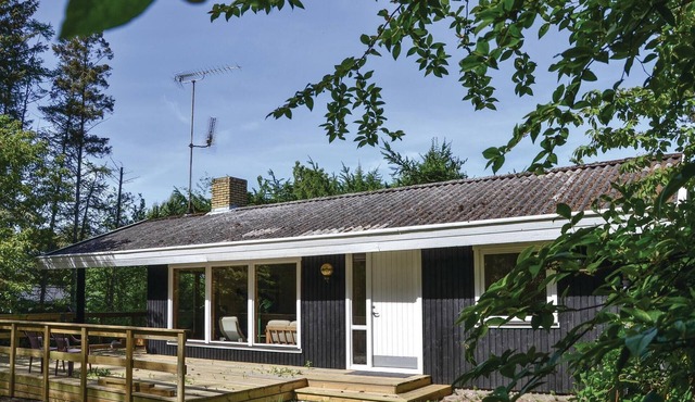 Amazing home in Græsted with kitchen