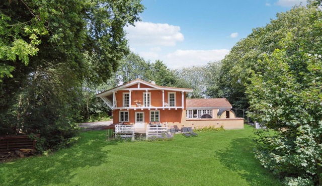 Amazing home in Græsted with jacuzzi