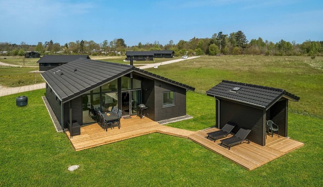 Amazing home in Grenaa with WiFi