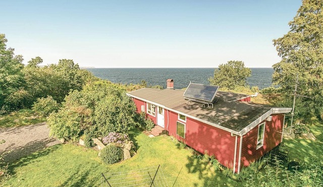 Amazing home in Gudhjem with house sea view