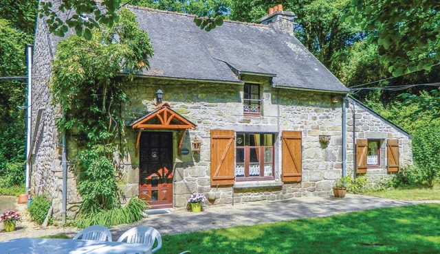 Amazing home in Guern with WiFi