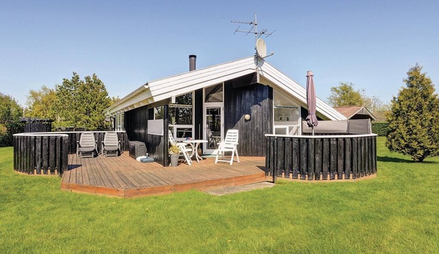 Amazing home in Hadsund with sauna