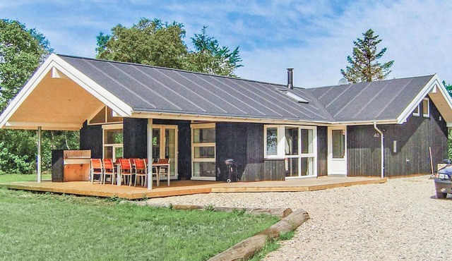 Amazing home in Hadsund